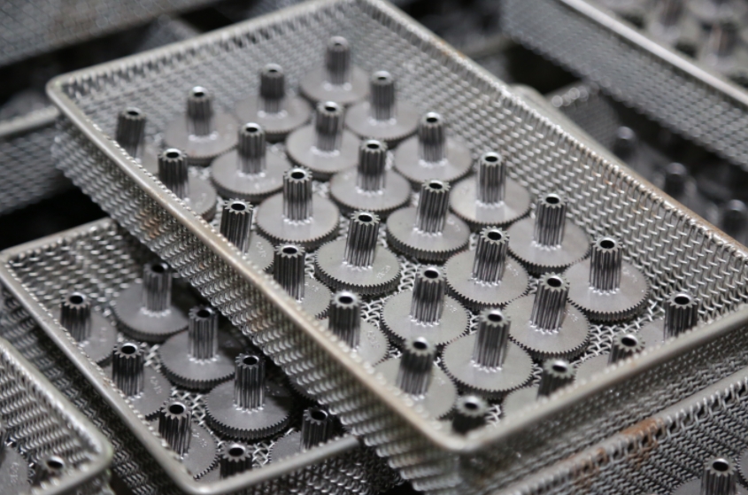 Comparison of powder metallurgy and CNC machining